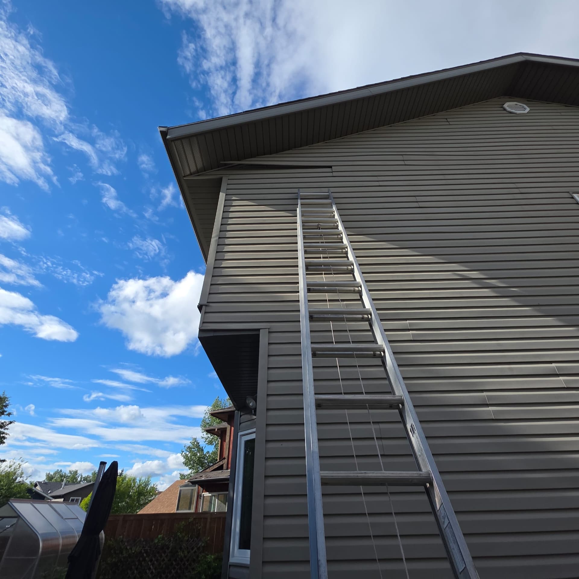 Loose Vinyl Siding Repair and Re-Securement